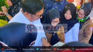 Liburkan Siswa Karena Corona, Bupati Hamim Kunjungi Bekas Sekolahnya