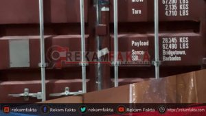 Sumbangan 1 Kontainer APD Dan Alat Medis, Wakil Ketua DPR-RI : “Saya Berikan Penghormatan Tertinggi Kepada Petugas Medis Di Rumah Sakit, Puskesmas Dan Di Perbatasan