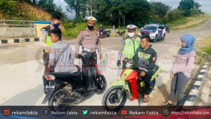 Memutus Mata Rantai Penyebaran COVID-19, SatLantas Polres Gorontalo Bubarkan Anak Muda Yang Nongkrong Dan Berencana Balap Liar Di Jalan GORR
