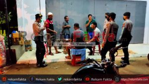 Sampaikan Himbauan Tentang Maklumat Kapolri, Sabhara Polres Gorontalo Bubarkan Warga Yang Asyik Main Gaple