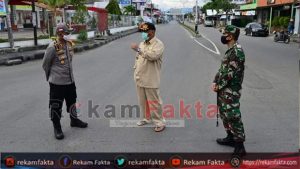 AKBP Desmont Harjendro Dampingi Gubernur Gorontalo Beserta Dandim 1304 Untuk Memantau Aktivitas Warga Kota Gorontalo Pada H-3 PSBB