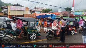 Menjelang Idul Fitri, Masyarakat Padati Pasar Kamis Kwandang