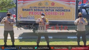 Gelar Bhakti Sosial, Trio Alumni Bharatasena ’96 Bagikan Sembako Pada Warga Gorontalo Terdampak COVID-19