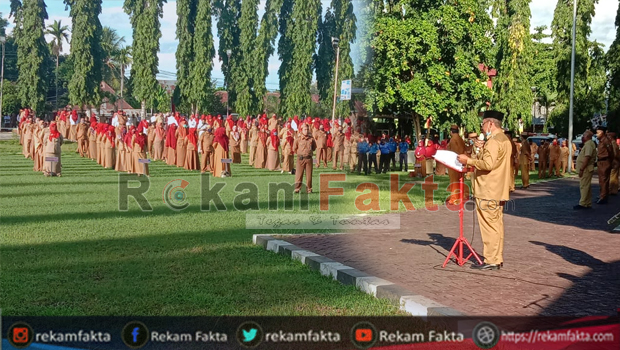 Bupati Darwis Apel