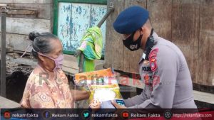 Brimob Gorontalo Salurkan 3 Ton Beras Di Kabgor dan Gorut Serta Bone Bolango
