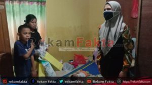 Tak Tega Mendengar “Bayi Hanya Pakai Sarung Akibat Banjir”, Meyke Camaru Respon Cepat Untuk Membantu