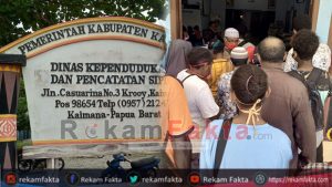 Lambatnya Pelayanan Di Disdukcapil “Tanda  Ketidak Pedulian Bupati Kaimana”?