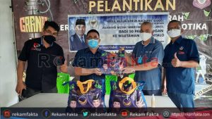Peduli Dengan Nasib Kuli Tinta Di Gorontalo, Rachmat Gobel Salurkan Bantuan Sembako Untuk Meringankan Dampak Covid-19
