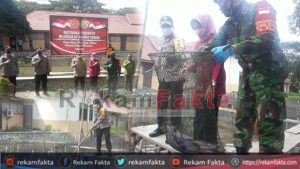 Panen Dan Tebar Ikan Lele di Pentadio Resort, Wakapolda Bersama Pemerintah Kabupaten Gorontalo Dukung Ketahanan Pangan