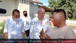 Calon Bupati Gorontalo Rustam Akili Dan Dicky Gobel Bersama Budi Doku Kunjungi Kandang Sapi Limousin