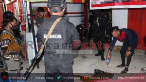 Masih Banyak Warga Mabuk-Mabukan Di Pinggir Jalan, Patroli Tim Ilato Brimob Langsung Musnahkan Miras Ditempat