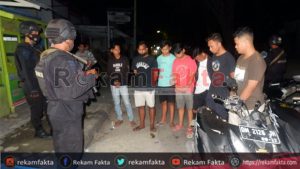 Tim Patroli Ilato Brimob Polda Gorontalo Bubarkan Aksi Balap Liar Di Jalan Panjaitan, Kota Gorontalo
