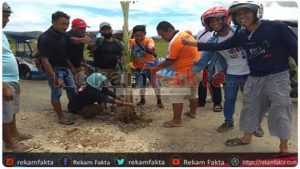 Unik!!! Masyarakat Menanam Pohon Pisang Di Jalan Bypass Gorut.