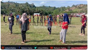 Meningkatkan Imun Tubuh, Satgas TMMD 109 Kodim 1314/Gorut dan Karang Taruna Lakukan Senam Poco-Poco