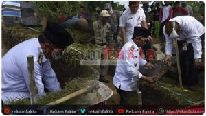 Bupati Darwis Siapkan 200 Juta Untuk Pembangunan Mesjid Al-Azhar