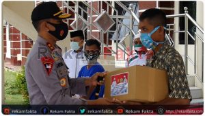Berkunjung Ke Pohuwato, Kapolda Gorontalo Bersama Danrem 133/NW Bagikan Paket Sembako Kepada Aparat Dan Masyarakat