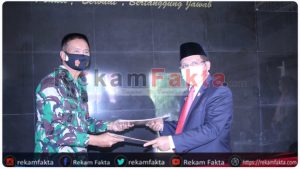 Sepakat Bangun Secaba, Danrem 133/NW Bersama Walikota Gorontalo Tandatangani Naskah Perjanjian Hibah Daerah