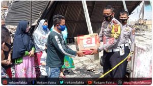 Polres Gorut Salurkan Bansos Kepada Korban Kebakaran Rumah Di Desa Bulalo