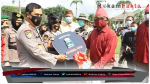 Wakili Kapolri, Kabaharkam Hadiri Penyerahan Hadiah Lomba Kampung Tegep Mandiri Babel