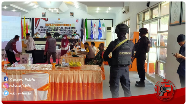 Jelang Sidang Pleno, Brimob Gorontalo Lakukan Pengamanan Ekstra di KPU Kabupaten Pohuwato