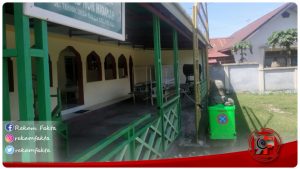Basmi COVID-19!!!  Tim KBR Ilato Brimob Gorontalo Semprotkan Desinfektan Di Mesjid Nur Hidayah Desa Bulila Di Kabgor