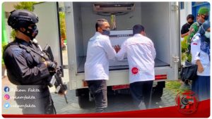 Personil Brimob Polda Gorontalo Kawal Pendistribusian Vaksin COVID-19