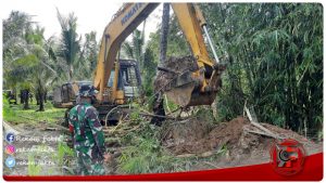 Koramil 1314/06 Kwandang Bersama Pemda Gorut Kerja Bhakti Untuk Pencegahan Banjir