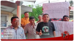 Dikawal LSM Formak, Masyarakat Desa Tilote Gelar Aksi Demo Menolak Perpanjangan Kontrak Tower XL