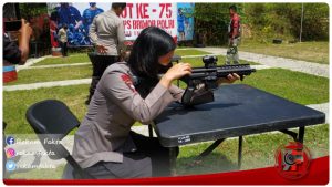 Bripda Sherin Manopo Menjadi Sumber Perhatian Di Mako Brimob Saat Latihan Menembak Dengan Para Wartawan