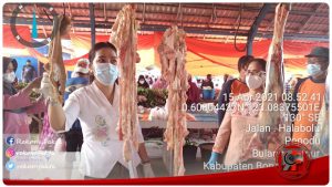 Pastikan “ASUH” Terpenuhi, Kepala UPTD Lab Veteriner Ir. Agustina Kilapong Pimpin Surveilance Aktif Di Pasar-Pasar Bone Bolango