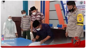 Serahkan Bantuan UMKM, Ini Yang Disampaikan Kades Ayula Utara Nazyudin Botutihe