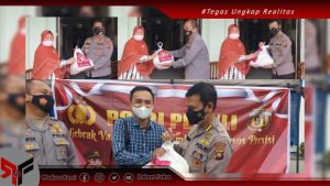HUT Ke-30 Akpol ’91, Dir PamObVit Dan Karo Ops Serta Dir Samapta Polda Gorontalo Bagikan Sembako Dan Gelar Vaksinasi
