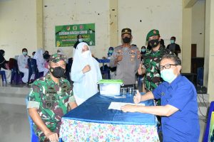 Brigjen Amrin Ibrahim Tinjau Langsung Pelaksanaan Serbuan Vaksinasi Covid-19 Yang Di Selenggarakan Oleh Kodim 1304/Gorontalo