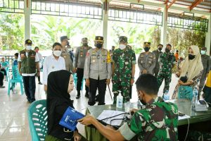 Mako Yonif 713/ST Menjadi Tempat Peninjauan Serbuan Vaksinasi Dari Danrem 133/NW Bersama Forkopimda Provinsi Gorontalo