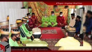 Jalani Adat Molo’opu, Bupati Anas Jusuf Mohon Dukungan Masyarakat