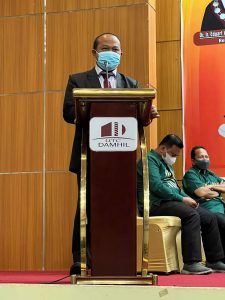 Sherman Moridu Wakili Wisudawan Sampaikan Sambutan di Acara Ramah Tamah