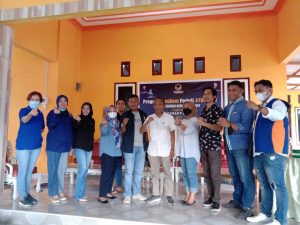 Bagikan Bantuan Beras, Ayub Abdurrahman Terus Intervensi Penurunan Angka Stunting di Bone Bolango