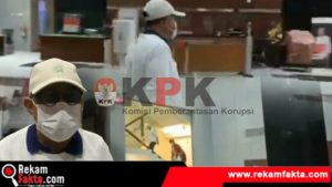 Dinilai Tidak Koperatif, Walikota Ambon Dijemput Paksa Dan Digelandang Penyidik Ke KPK