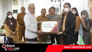 Kacab BPBJ Gorontalo dan Pemkab Boalemo Tanda Tangani Nota Kesepakatan