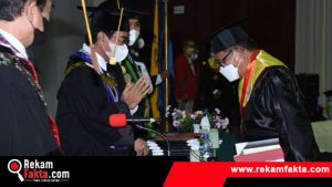Berhasil Meraih Gelar Doktor, Marten Berharap Bisa Memotivasi Generasi Muda