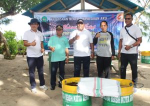 Sambut Hari Bhakti Adhyaksa Ke-62, Panitia HBA Gelar Aksi Pungut Sampah di Pantai Batu Kora