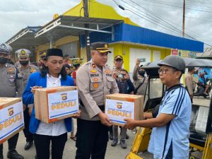 Polres Boalemo Salurkan 100 Sembako kepada Abang Bentor