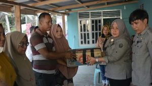 Pemda Boalemo Salurkan Bantuan Kepada Korban Kebakaran