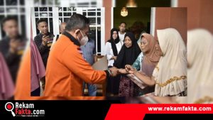 Walikota Gorontalo  Berikan Bantuan Kepada Korban Kebakaran di Buladu