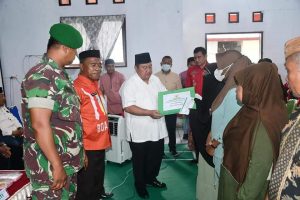 Pj Bupati Boalemo Hadiri Penyerahan Paket Bantuan Sembako Kepada Kaum Dhuafa
