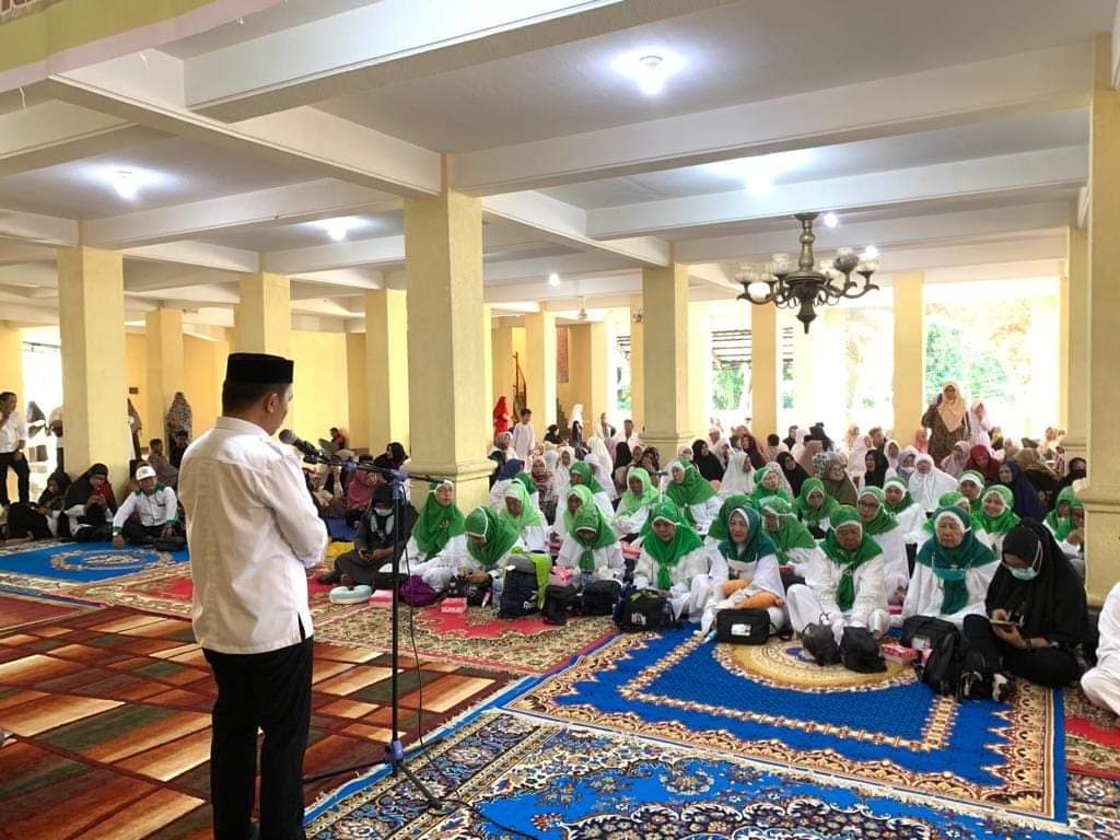 65 Jemaah Calon Haji Kabupaten Boalemo di Lepas oleh Pj. Sekda Boalemo