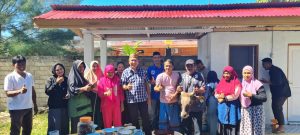 Owner Tapadaa Beach Resort Berbagi Daging Qurban Dengan Masyarakat Sekitar