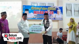 Adhan Dambea Berikan Bantuan di TPQ Al-Muttaqien Kota Gorontalo