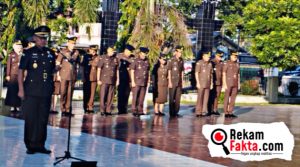 Kajati Gorontalo Pimpin Upacara Tabur Bunga di Taman Makam Pahlawan