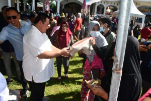 Pj Bupati Boalemo Buka Pasar Murah